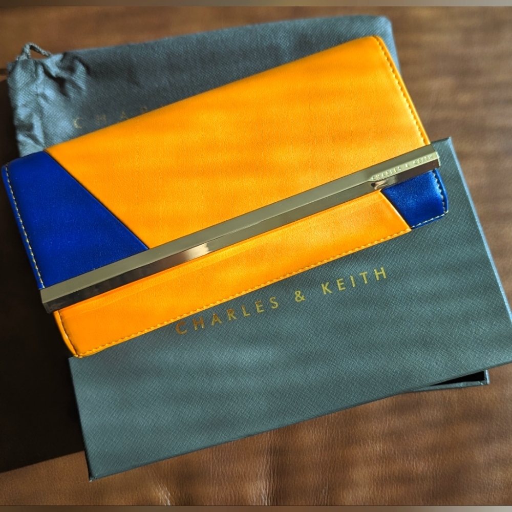 Charles & Keith wallet - brand new in box, tag on